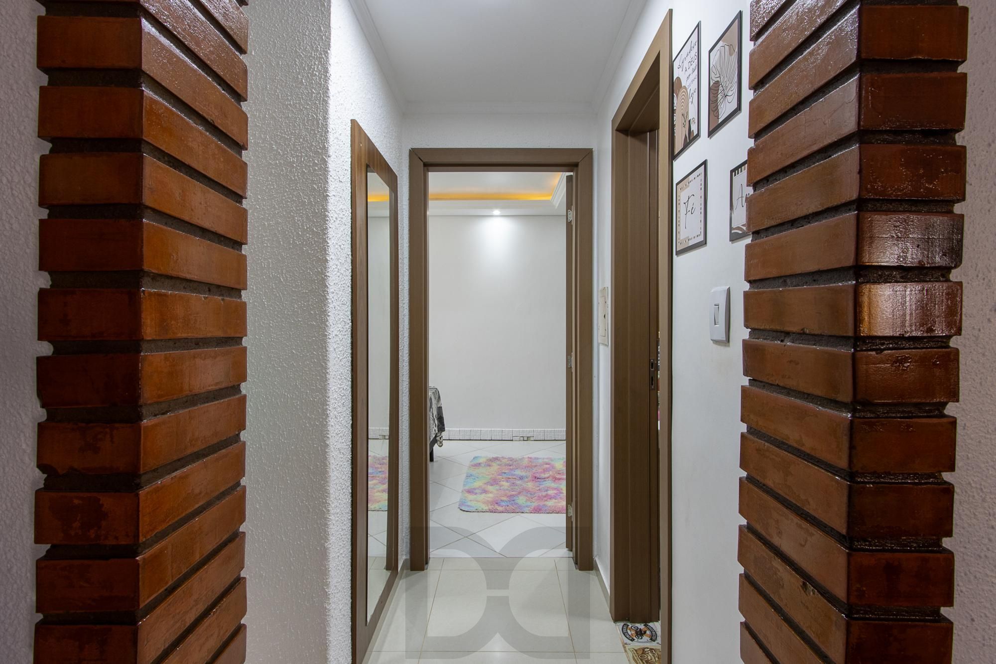 Casa de 4 dormitórios, 2 suítes, piscina, pátio e 2 vagas de garagem. — foto 9
