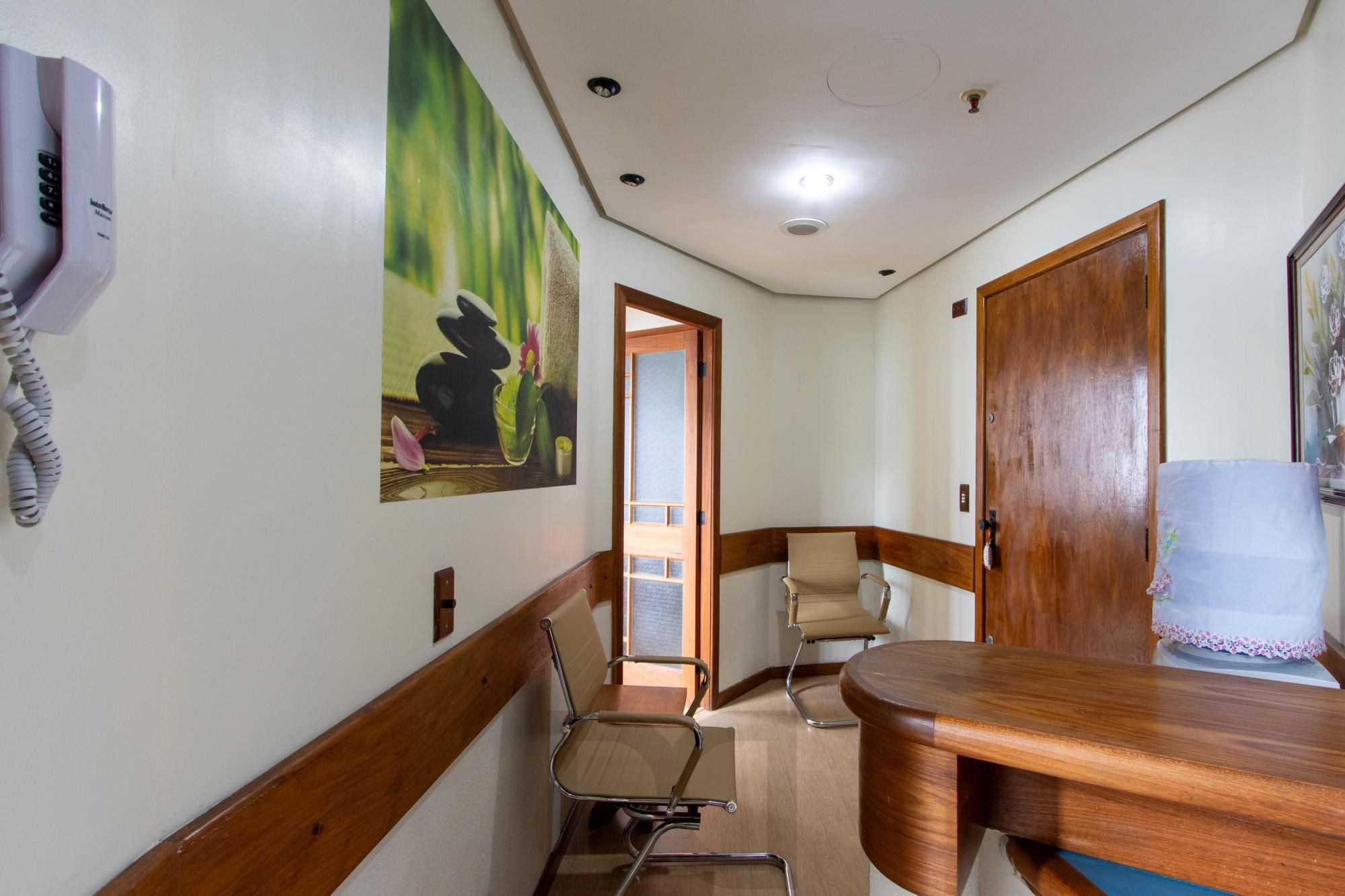 Sala comercial à venda no bairro Menino Deus – Edifício Comendador Luigi Gerace — foto 4