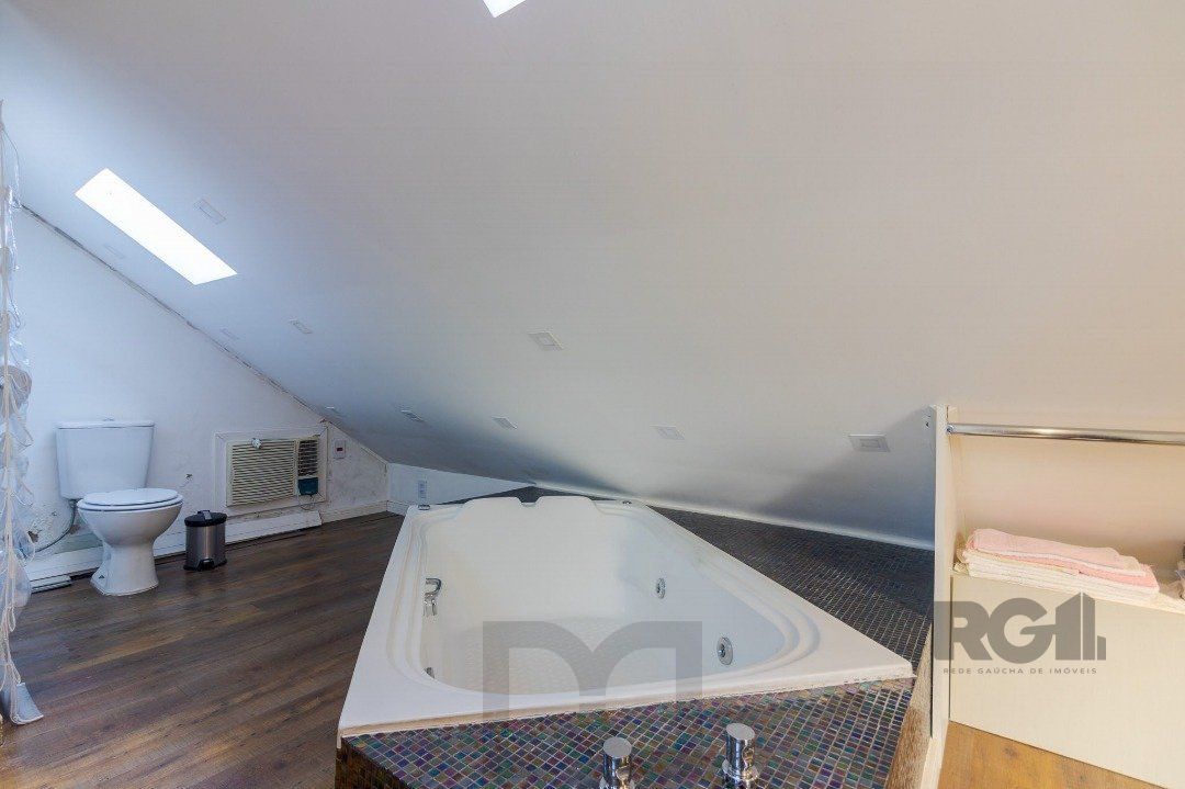 Casa em condomínio, 3 quartos, 1 suite, lareira, churrasqueira, 1 vaga - Bairro Tristeza — foto 21