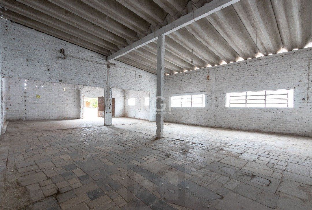 Pavilhão com área construída de cerca de 900m² — foto 32