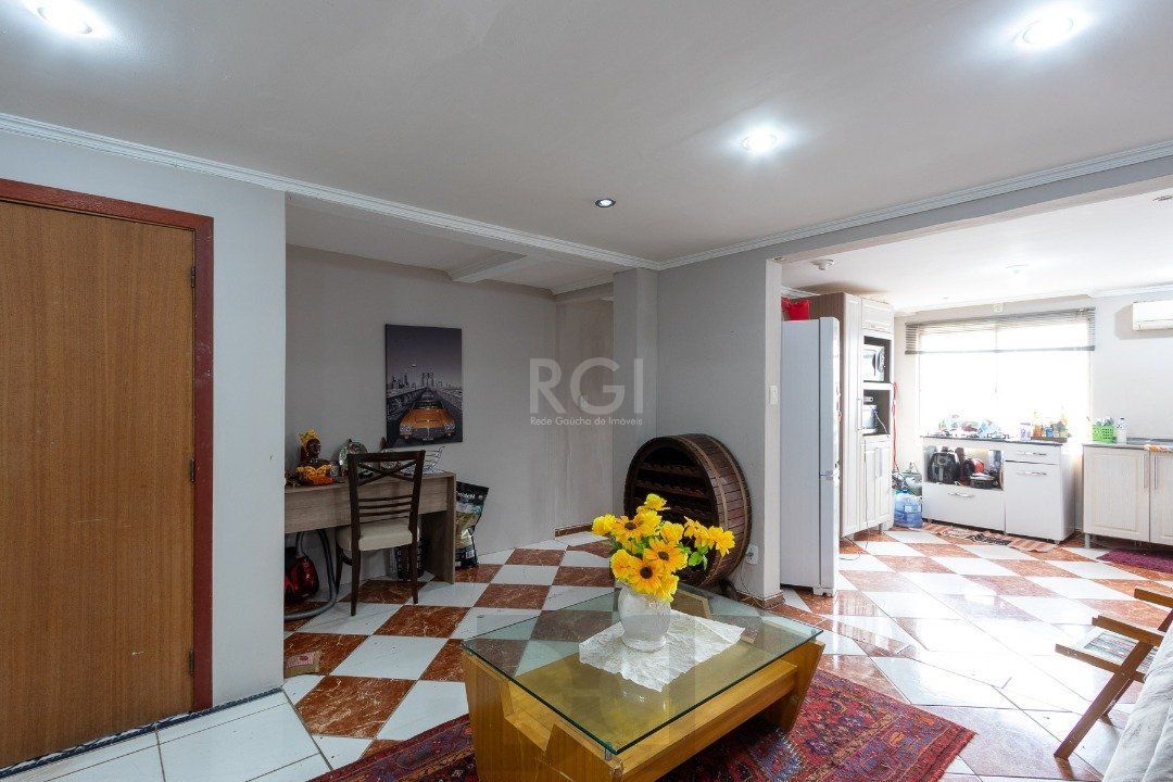 Sobrado para Venda - 300m², 3 dormitórios, sendo 1 suites, 3 vagas - Cavalhada — foto 22