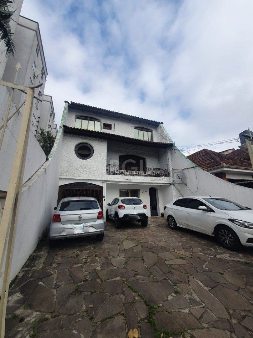 Casa para Venda - 226.9m², 5 dormitórios, sendo 2 suites, 5 vagas - Teresópolis — foto 2