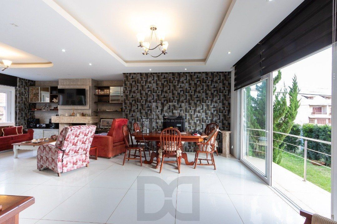 Casa para Venda - 377m², 4 dormitórios, sendo 3 suites, 3 vagas - Guarujá — foto 8