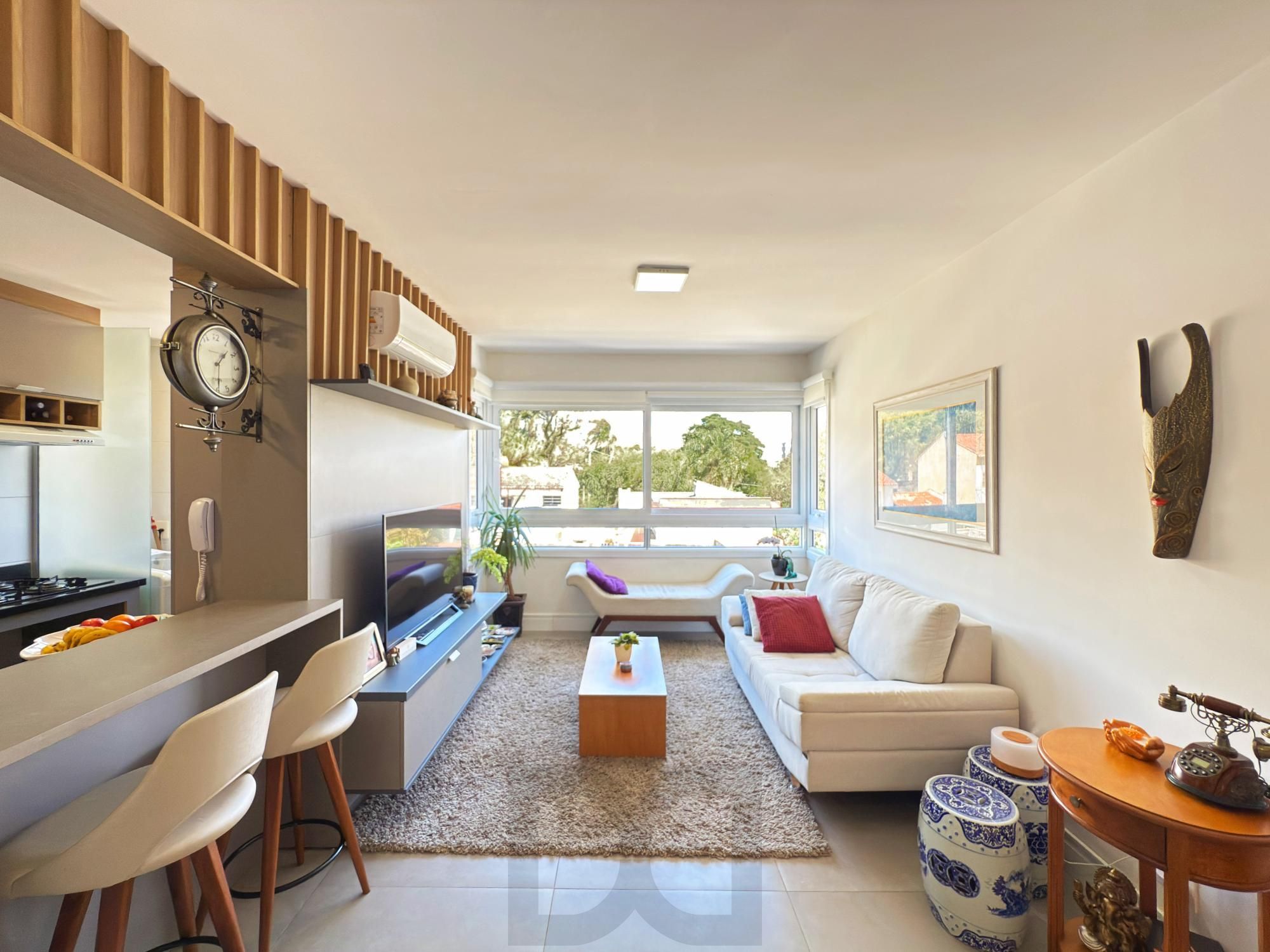 Apartamento 03 Suítes bairro Cristal, 88,97m² de área privativa, semimobiliada e 02 vagas de garagens cobertas. — foto 3