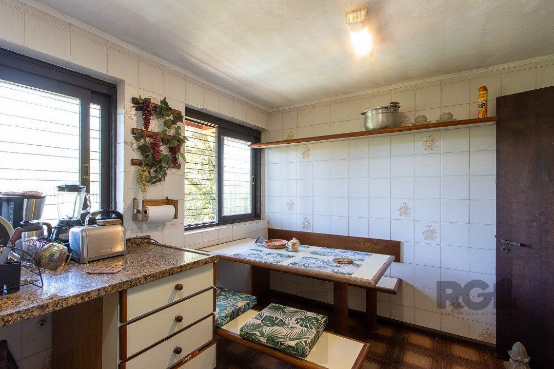 Casa para Venda - 572m², 5 dormitórios, sendo 1 suites, Cavalhada — foto 35
