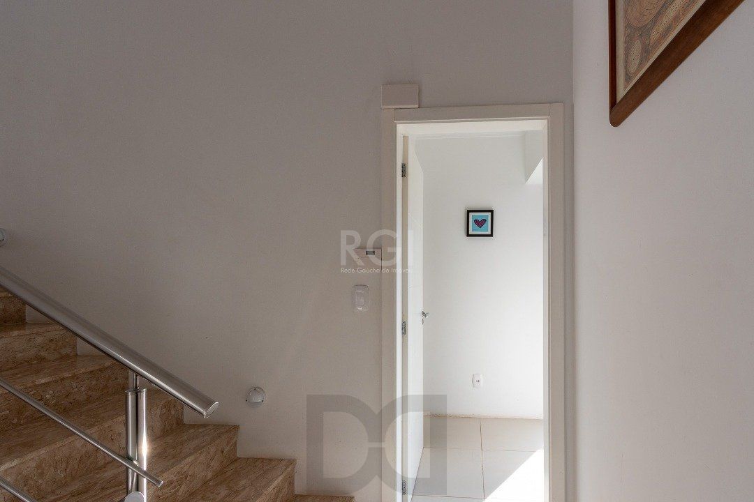 Casa para Venda - 377m², 4 dormitórios, sendo 3 suites, 3 vagas - Guarujá — foto 26