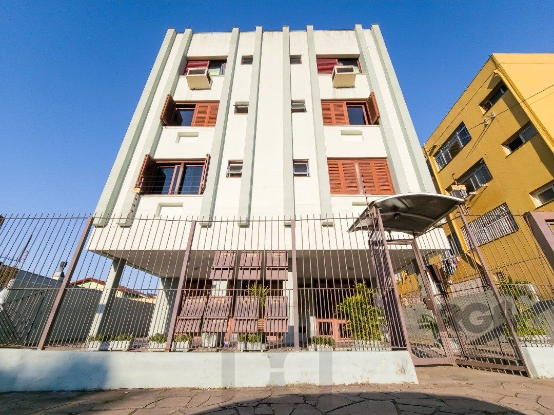 Cobertura, 2 quartos, 1 suite, dependência de empregada, 1 vaga de garagem, bairro Partenon — foto 1