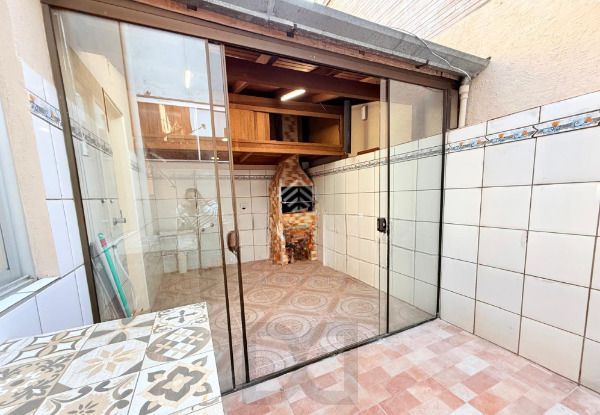 Casa reformada em condomínio fechado com 3 dormitórios, suíte, churrasqueira e 2 vagas no Parque Santa Fé! — foto 6