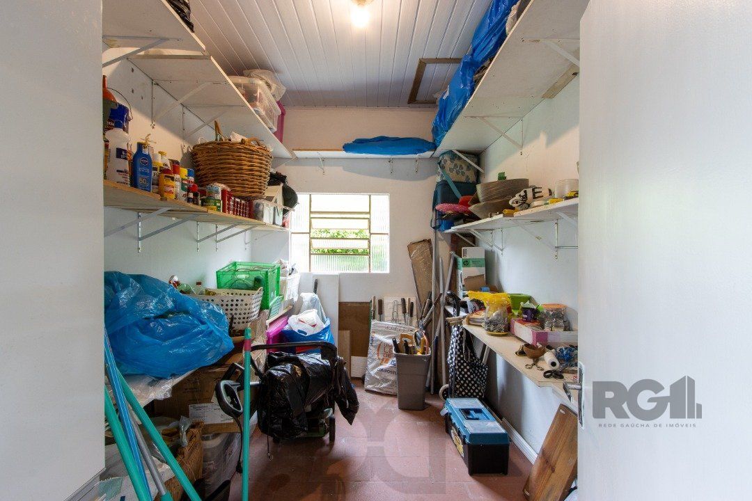 Casa térrea, 3 quartos, edícula, com 2 suites, pátio - Bairro Guarujá — foto 31