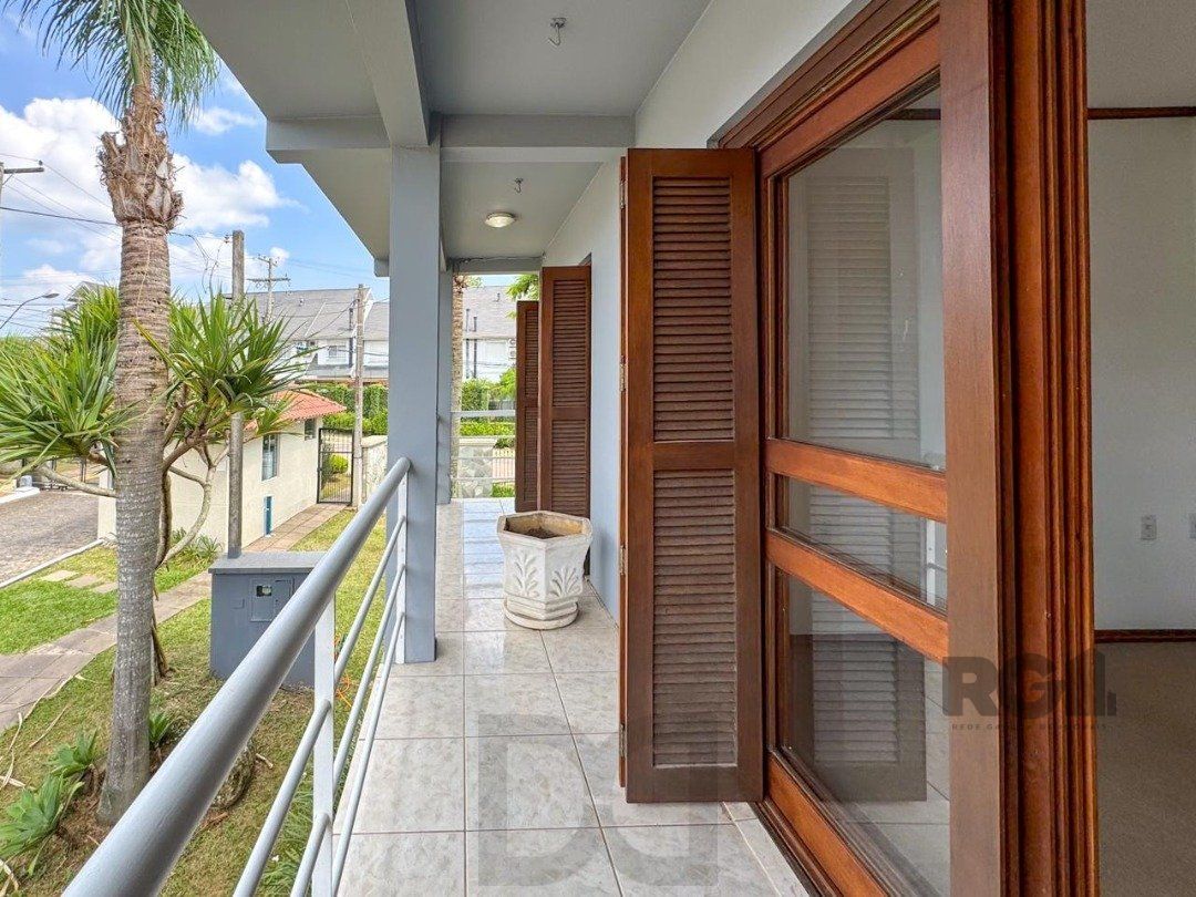 Com 4 suítes espaçosas, incluindo uma master com closet, — foto 81