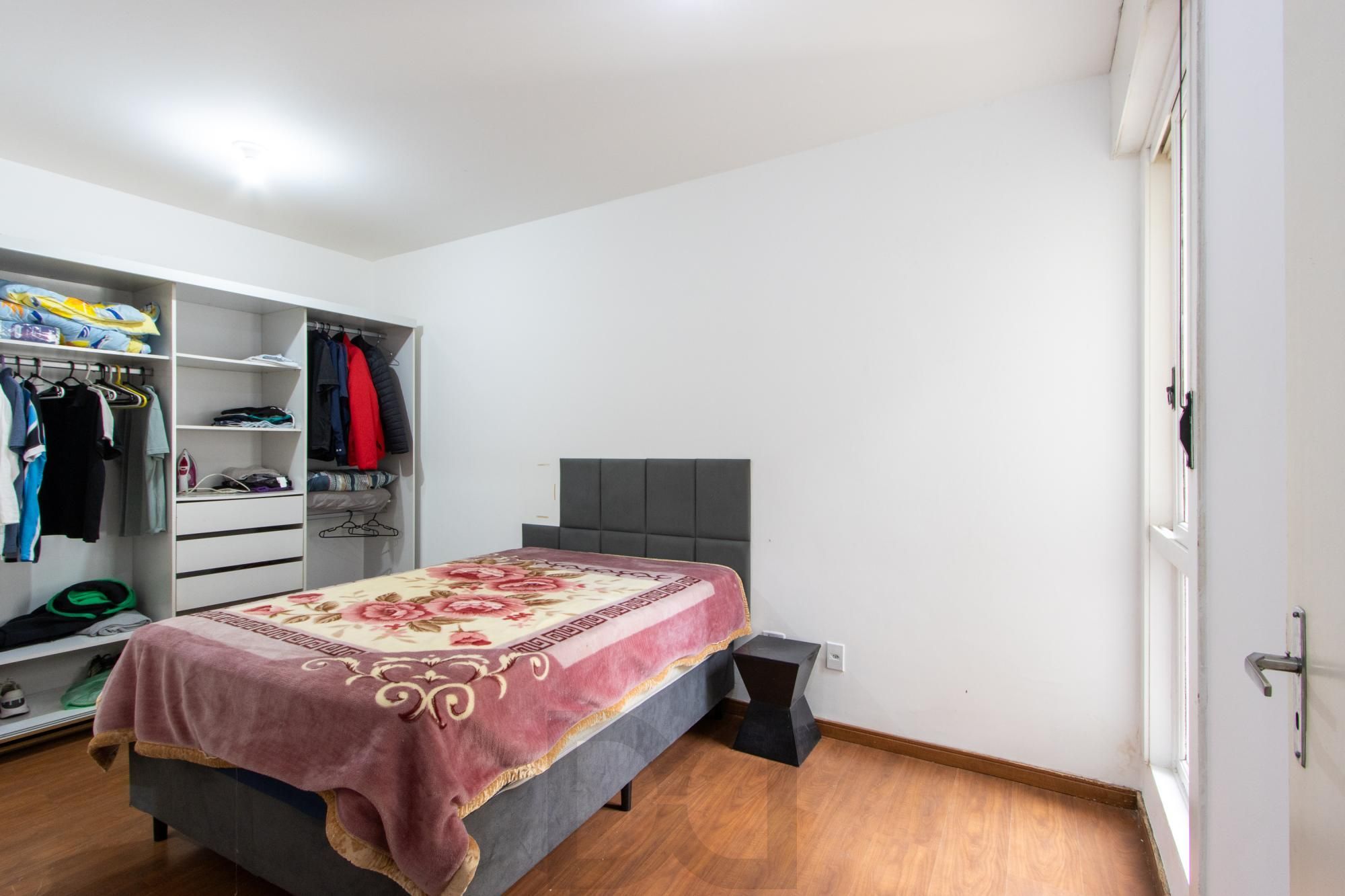 Apartamento de 3 dormitórios, 1 suíte e 1 vaga de garagem no bairro Pedra Redonda. — foto 24