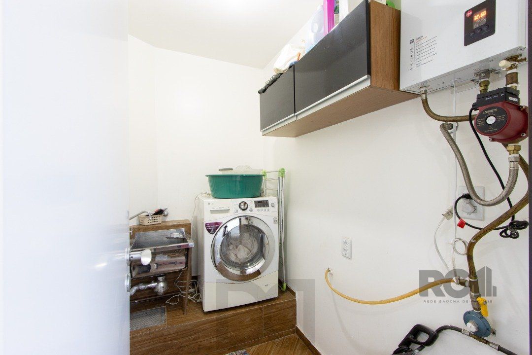 Apartamento reformado de 124m² privativos- 3 dormitórios sendo 1 suíte no bairro Medianeira — foto 8
