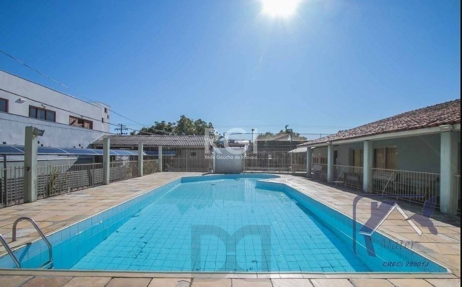 Apartamento de 2 dormitórios, 1 vaga, no bairro Camaqua. — foto 13