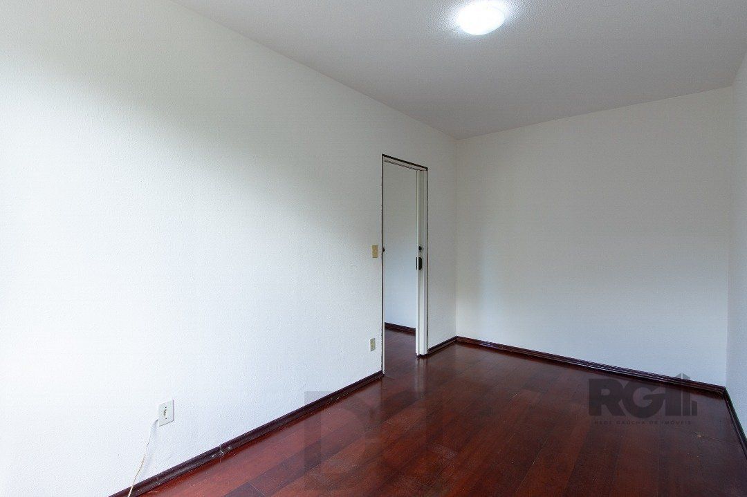 Excelente apartamento no bairro Cristal com 1 dormitório, living, banheiro e cozinha. — foto 14