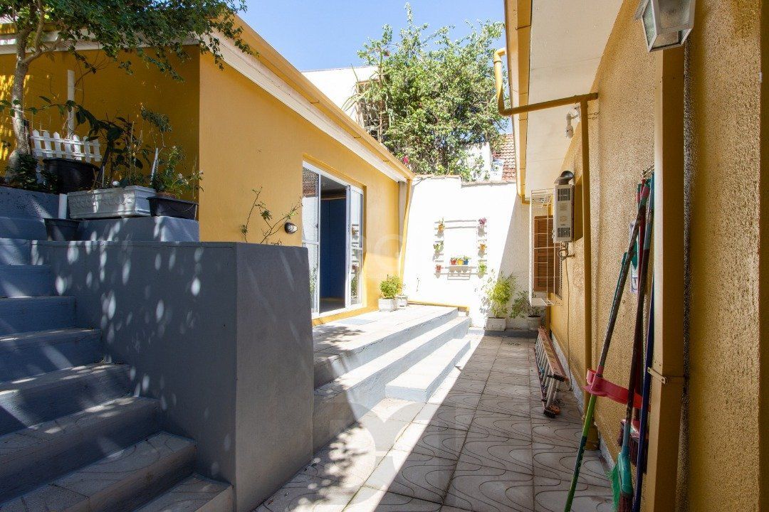 Sobrado à venda no Bairro Medianeira, reformado, 3 quartos, lareira, churrasqueira, 3 vagas — foto 12