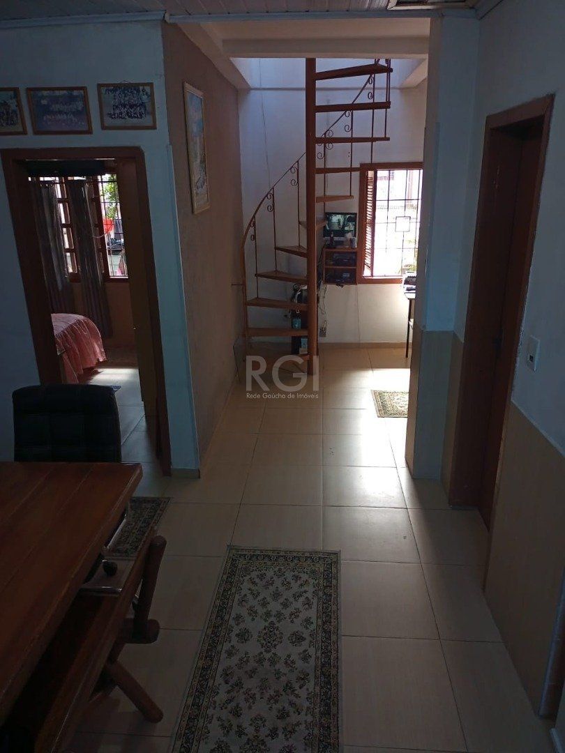 Casa para Venda - 180m², 3 dormitórios, sendo 1 suites, 2 vagas - Vila Nova — foto 3