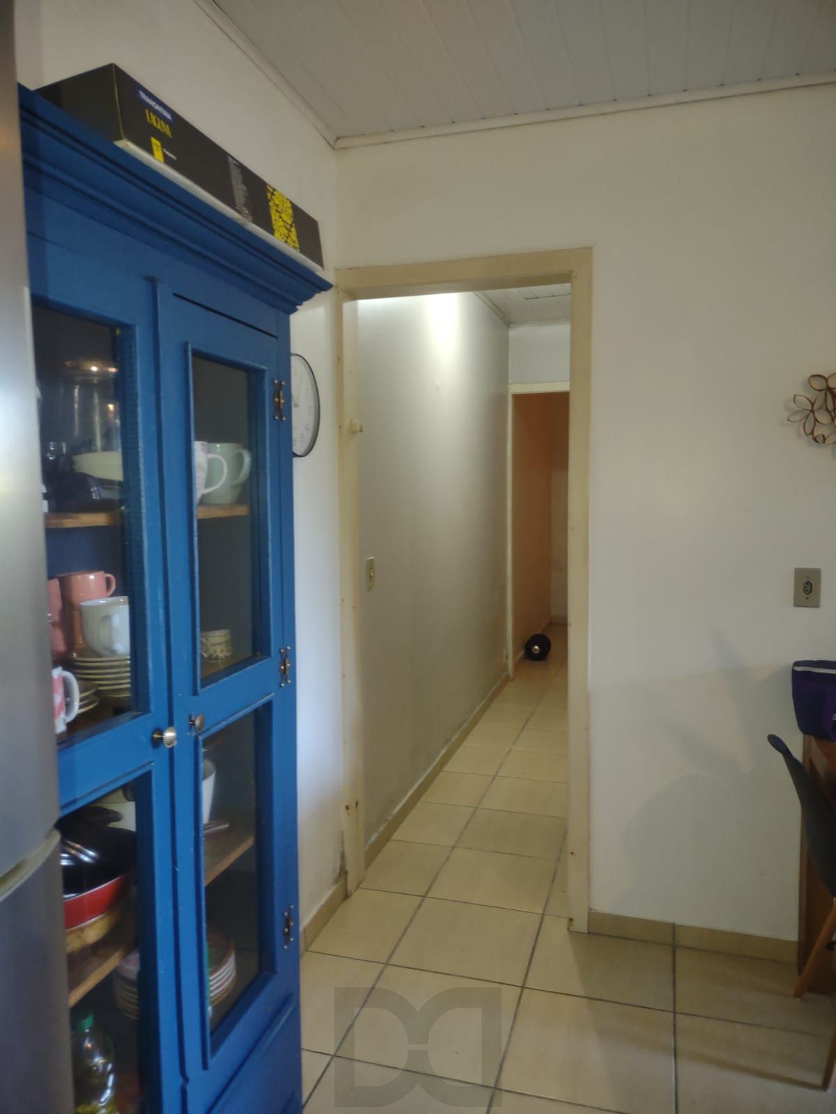 Casa com 4 quartos, suíte, piscina, lareira, churrasqueira em um terreno de 616m². — foto 2