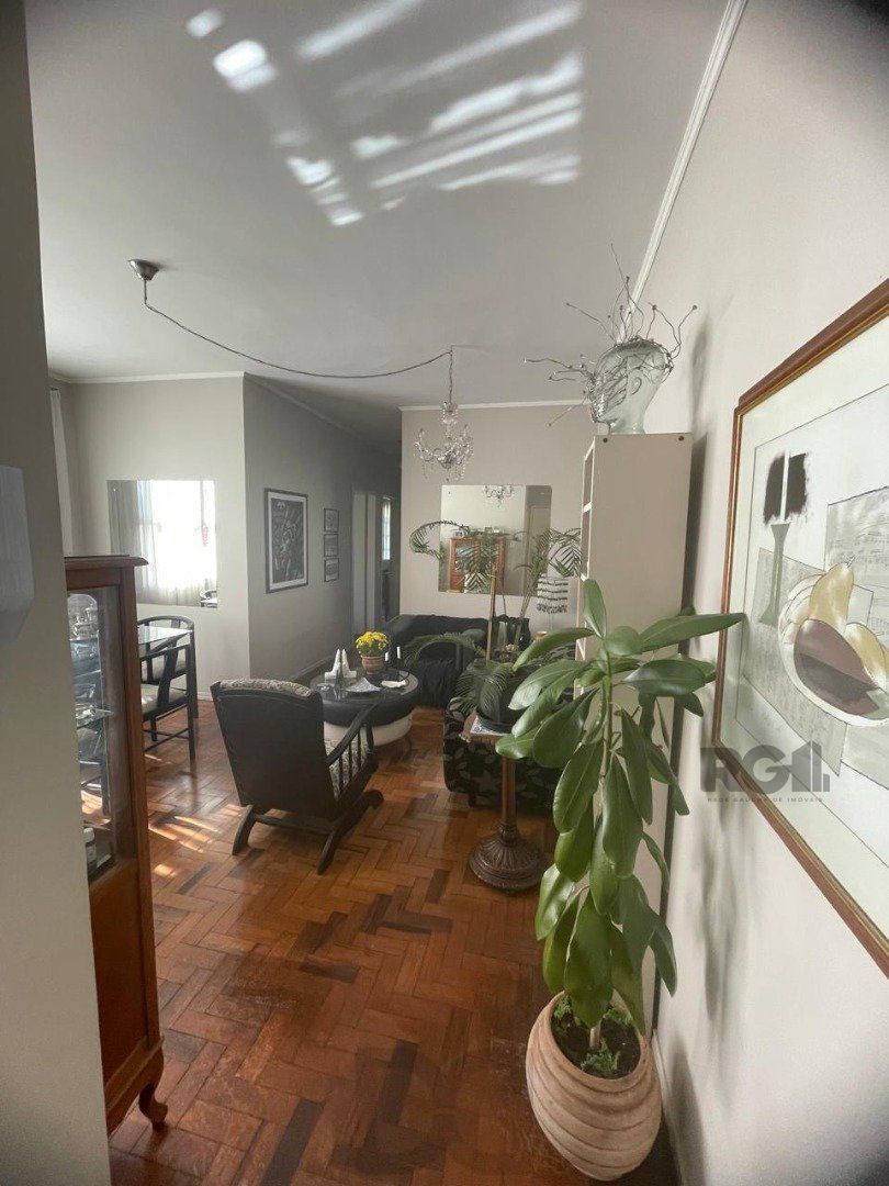 Apartamento no Petrópolis de 1 dormitório desocupado — foto 1