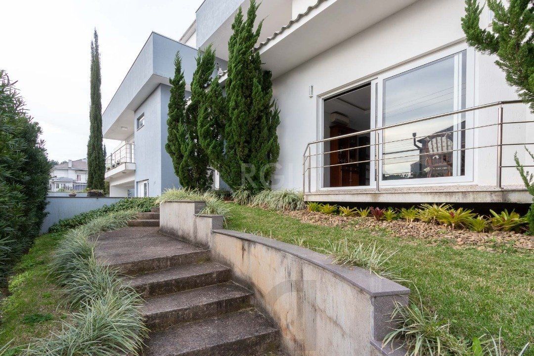 Casa para Venda - 377m², 4 dormitórios, sendo 3 suites, 3 vagas - Guarujá — foto 3