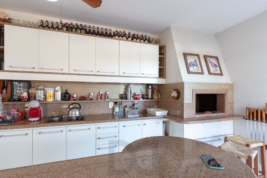 Casa para Venda com 4 dormitórios no bairro Hípica — foto 14