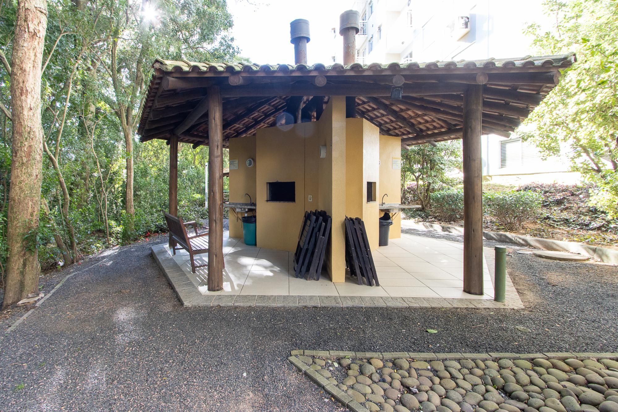 Apartamento, 2 dormitórios e 1 vaga, bairro Jardim Carvalho. — foto 53