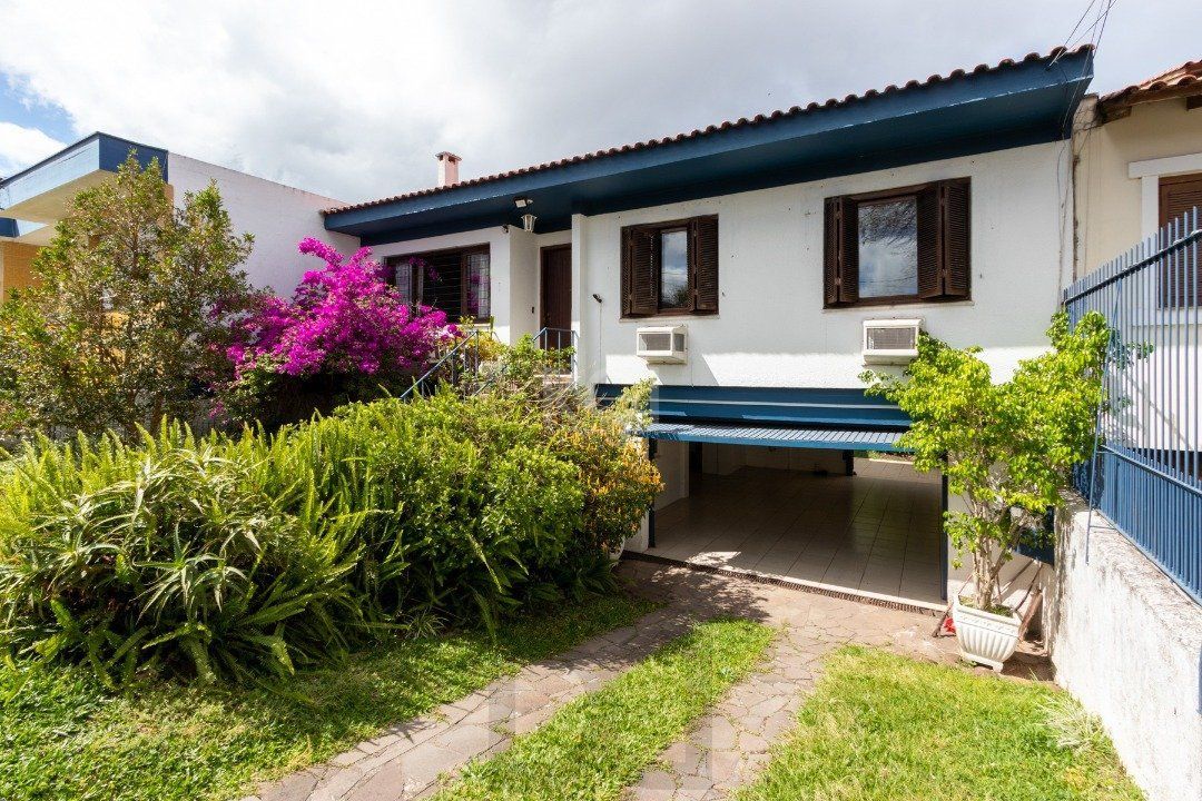 Casa para Venda - 202m², 3 dormitórios, sendo 1 suites, 2 vagas - Cristal — foto 2