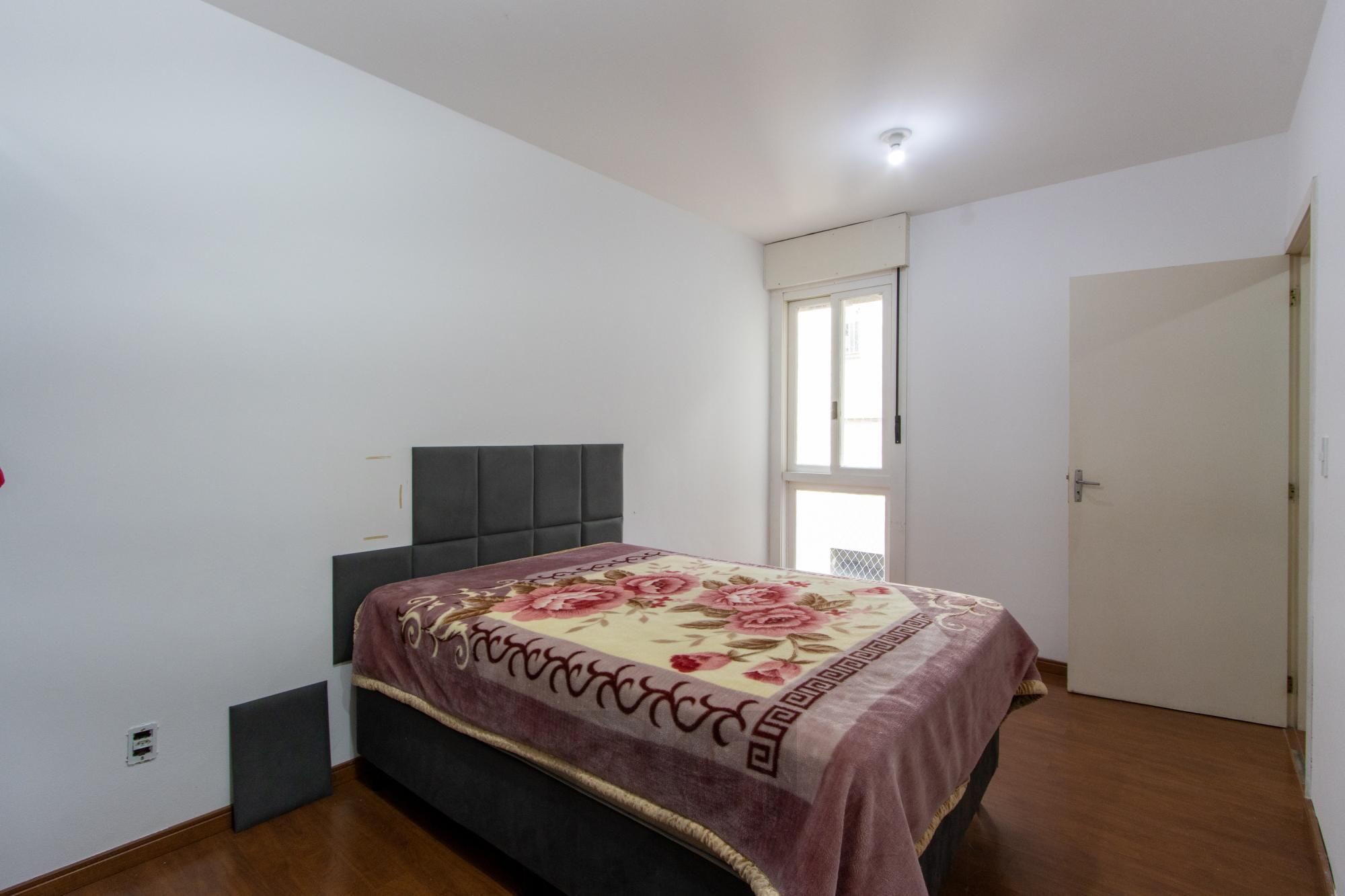Apartamento de 3 dormitórios, 1 suíte e 1 vaga de garagem no bairro Pedra Redonda. — foto 28