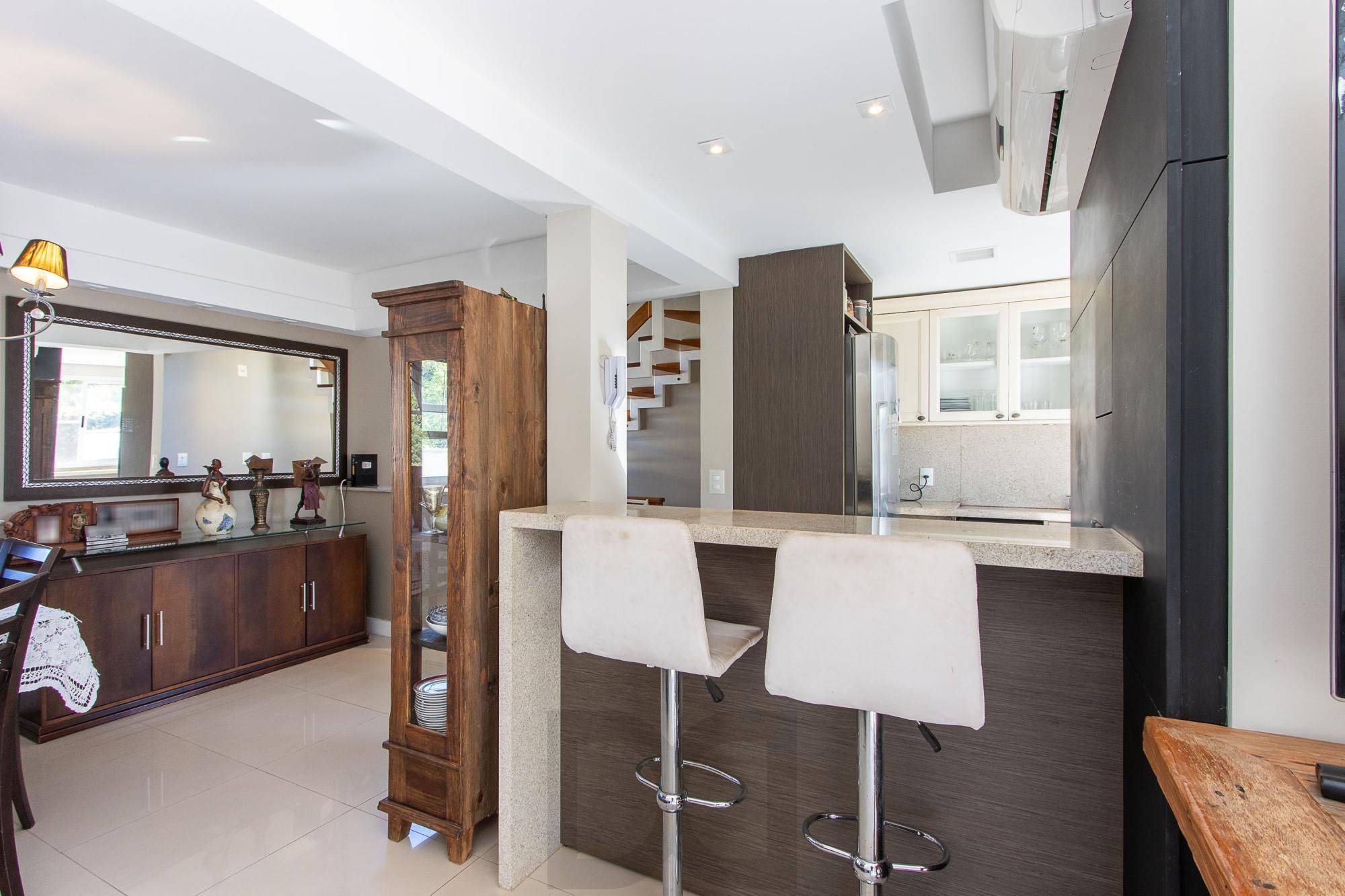 Casa condomínio | 3 dormitórios | 1 Suíte | 240,82 Privativos | 2 Vagas | Bairro Teresópolis — foto 17