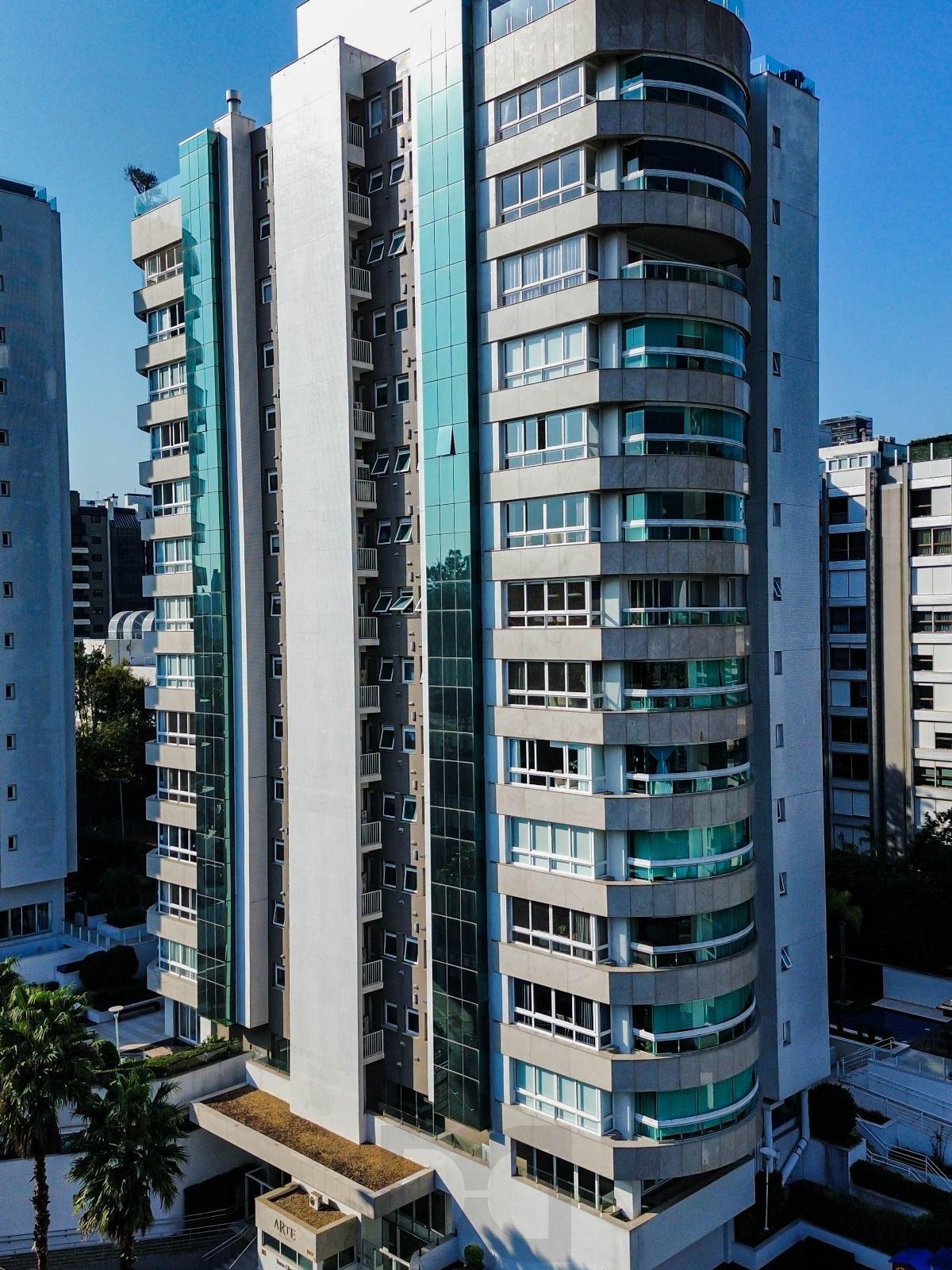 Apartamento com 202m², 3 suítes, lareira, churrasqueira, 3 vagas, infraestrutura completa, no Bela Vista. — foto 1