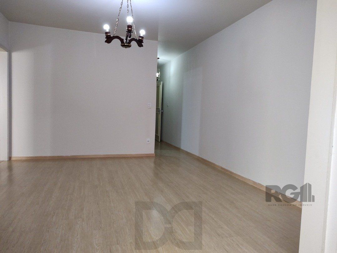 Apartamento Garden, 2 quartos, 1 suite, 2 banheiros, dependência de empregada - Bairro Petrópolis — foto 1