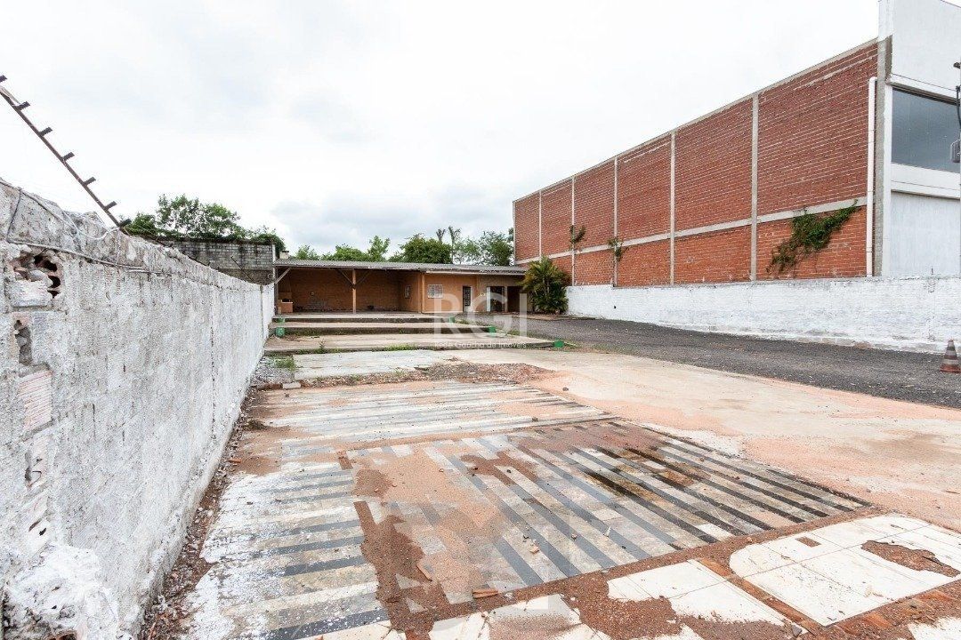 Pavilhão com área construída de cerca de 900m² — foto 34