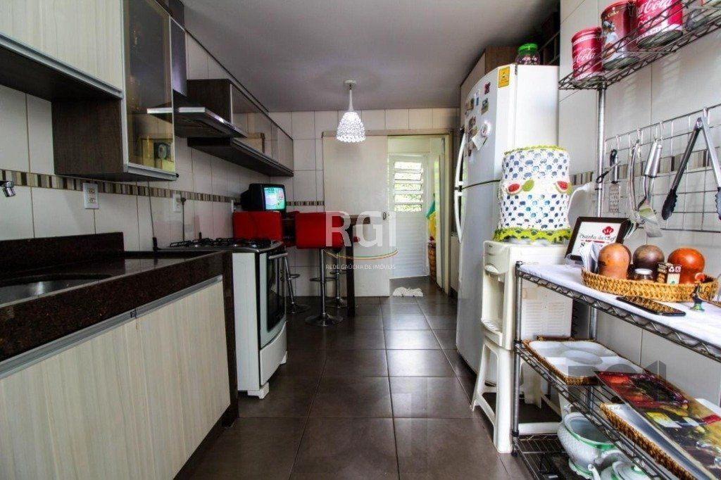 Casa para Venda - 300m², 3 dormitórios, sendo 1 suites, 4 vagas - Teresópolis — foto 20