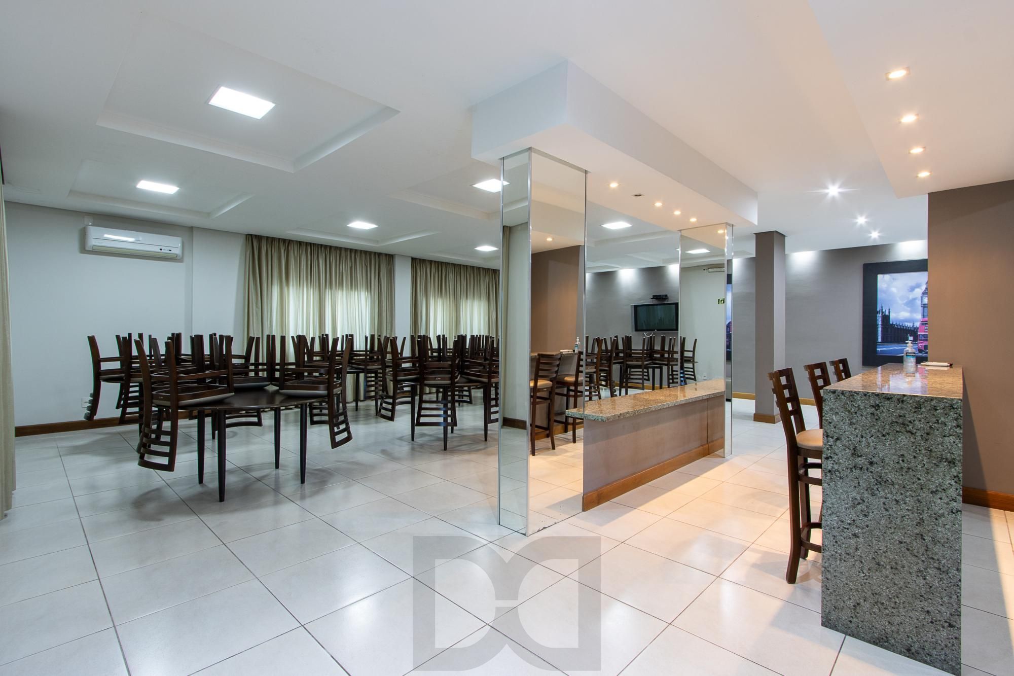 Excelente apartamento de 3 dormitórios, 1 suíte e 2 vagas no bairro Tristeza. — foto 48