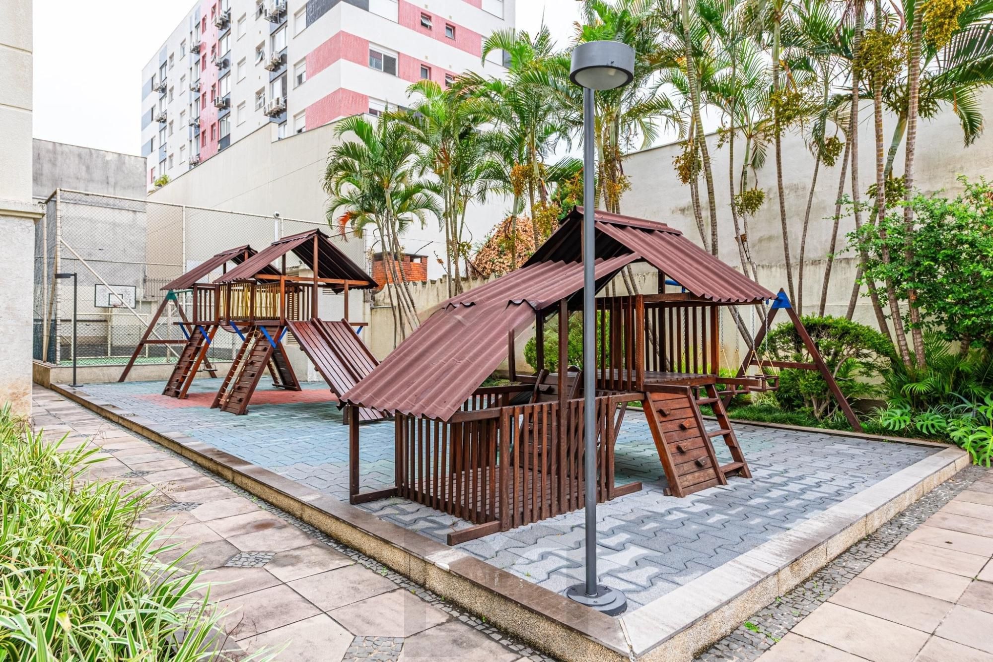 Apartamento com 3 quartos, no bairro Menino Deus — foto 39