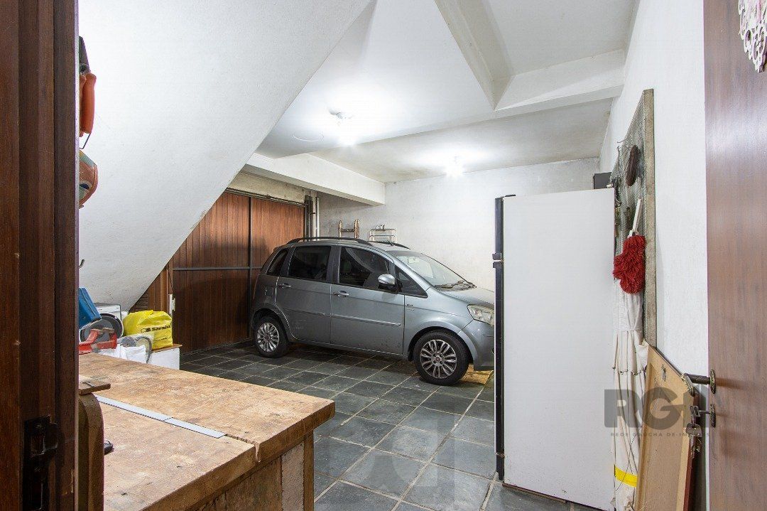 Casa para Venda - 300m², 3 dormitórios, sendo 1 suites, 4 vagas - Nonoai — foto 29