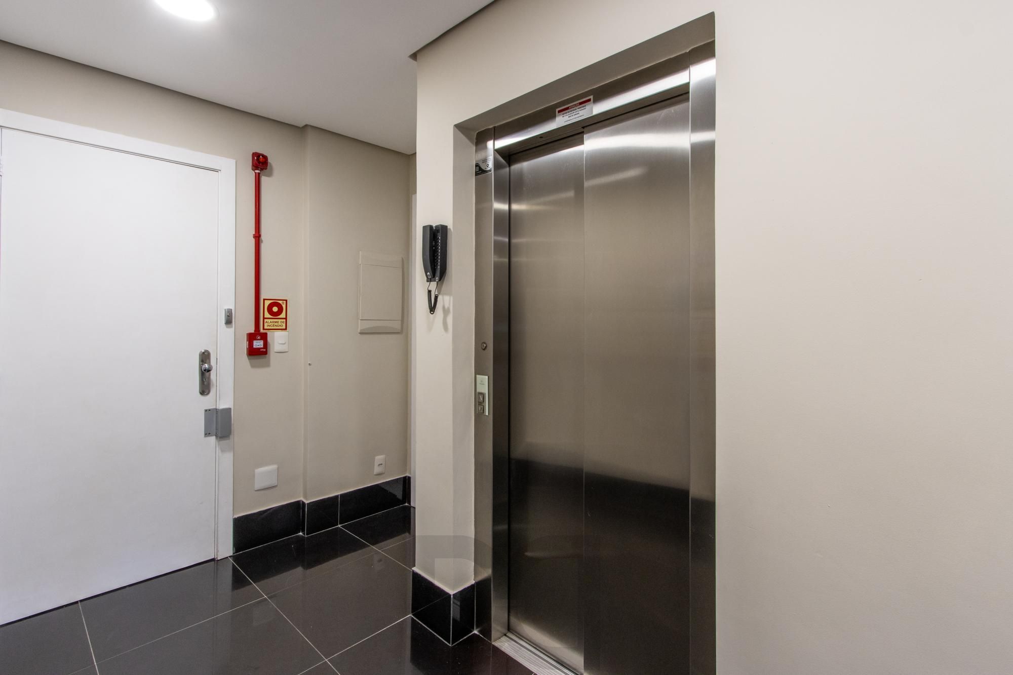 Apartamento 1 quarto e 1 vaga no Petrópolis — foto 25