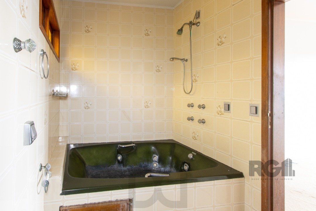 Casa para Venda - 361.95m², 4 dormitórios, sendo 2 suites, 3 vagas - Nonoai — foto 32