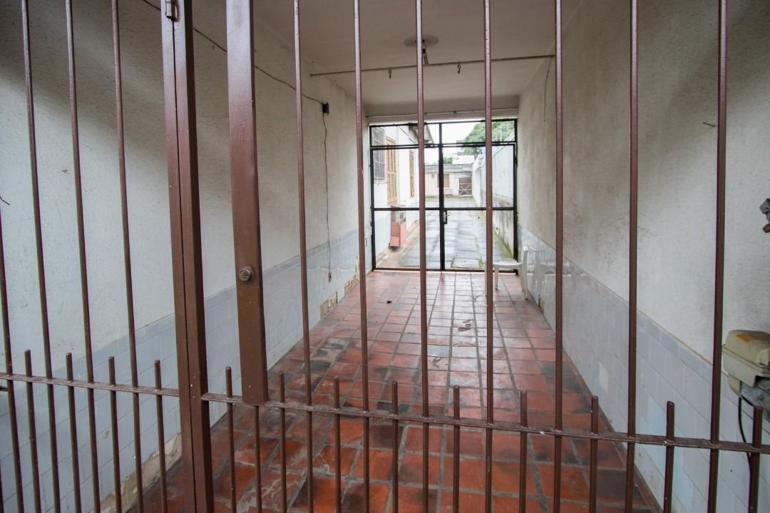 Casa para Venda - 200m², 3 dormitórios, 8 vagas - Cristal — foto 18