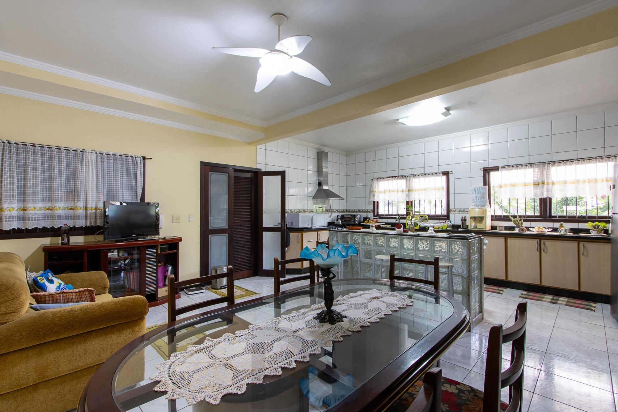Casa Residencial ou Comercial, com 3 quartos (1 suite), 229m² privativos - Bairro Tristeza — foto 9