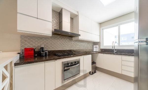 Uma casa linda dentro de um condomínio fechado, no Lagos de Nova Ipanema. — foto 3