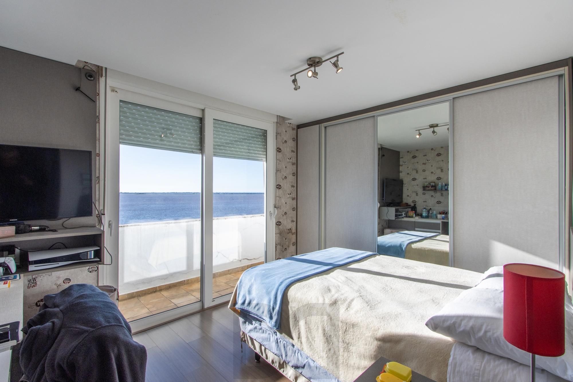 APARTAMENTO 3 DORMITÓRIOS - Vista permanente do Guaíba (menor custo benefício por M2). Somente 25 passos da orla. — foto 23