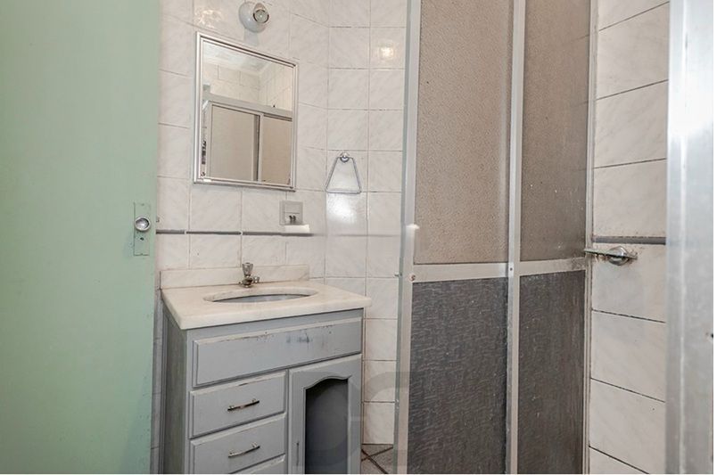 Apartamento de 2 dormitórios, 1 banheiro, no Bairro Rio Branco. — foto 11