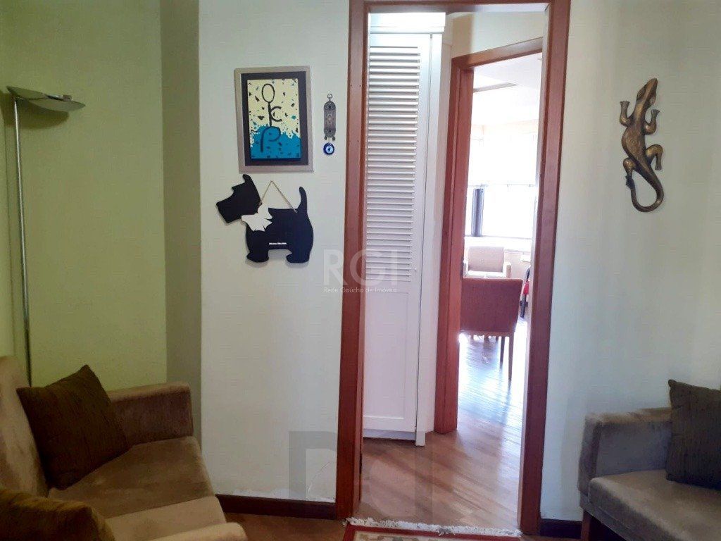 sala comercial com 39m² privativos com hall de espera, banheiro e ampla sala/escritório com móveis sob medida. — foto 3