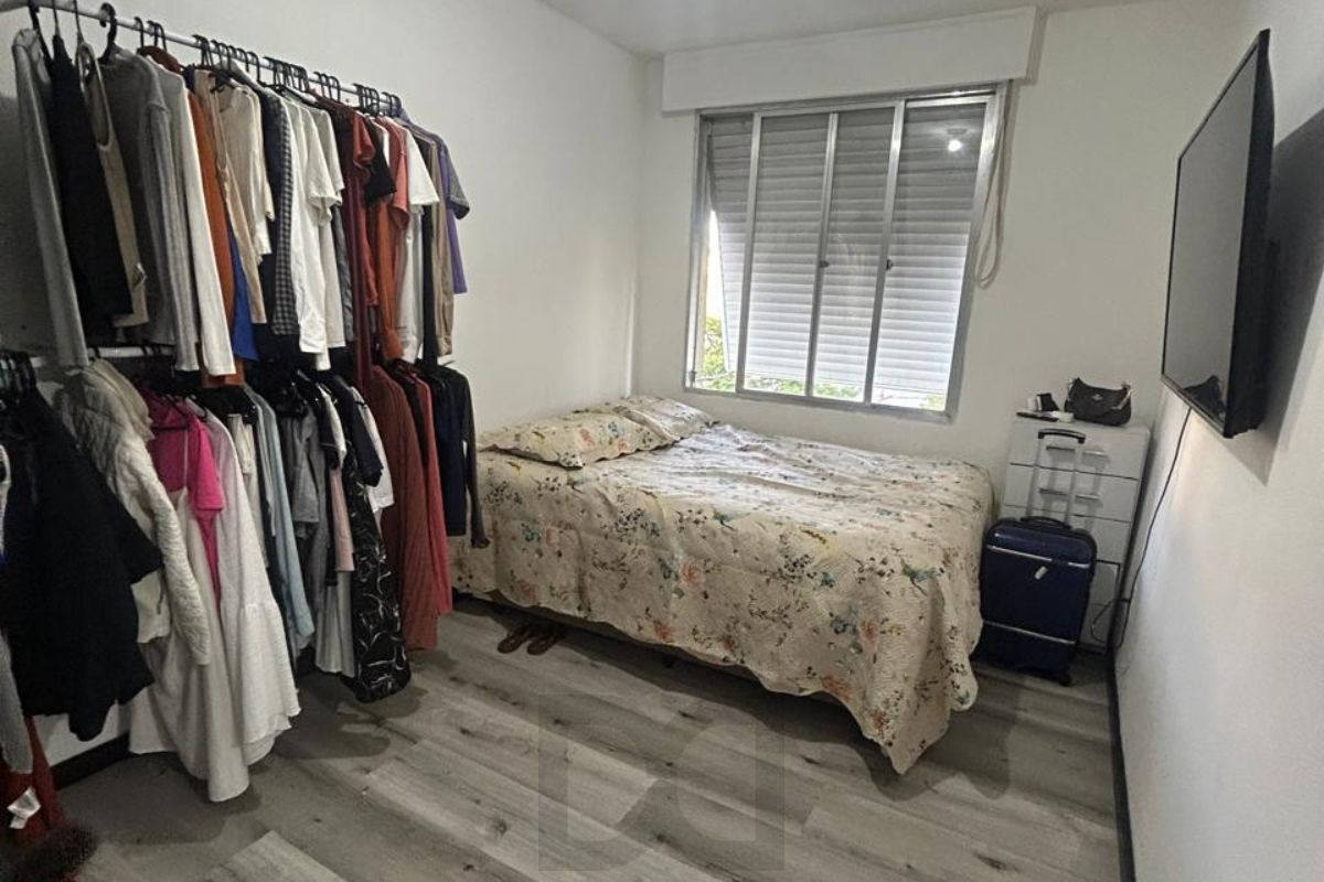 Apartamento com 2 quartos, no bairro Cavalhada — foto 9