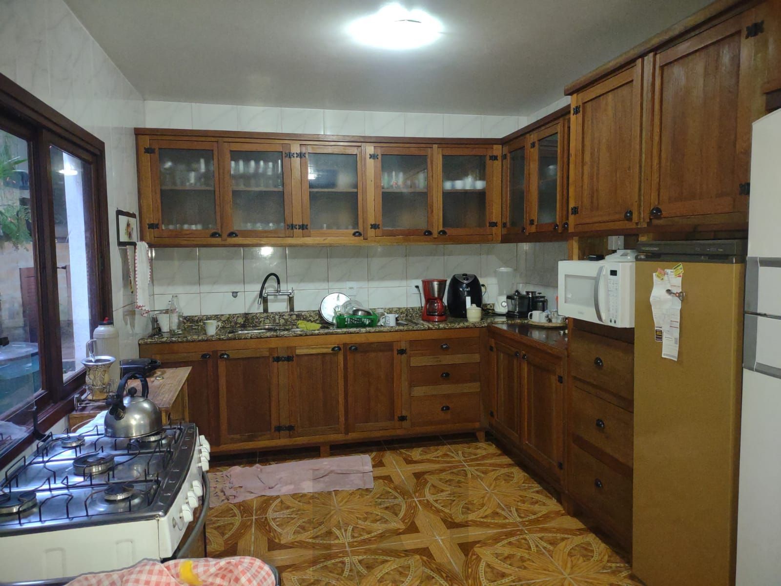 Casa com 4 quartos, suíte, piscina, lareira, churrasqueira em um terreno de 616m². — foto 19