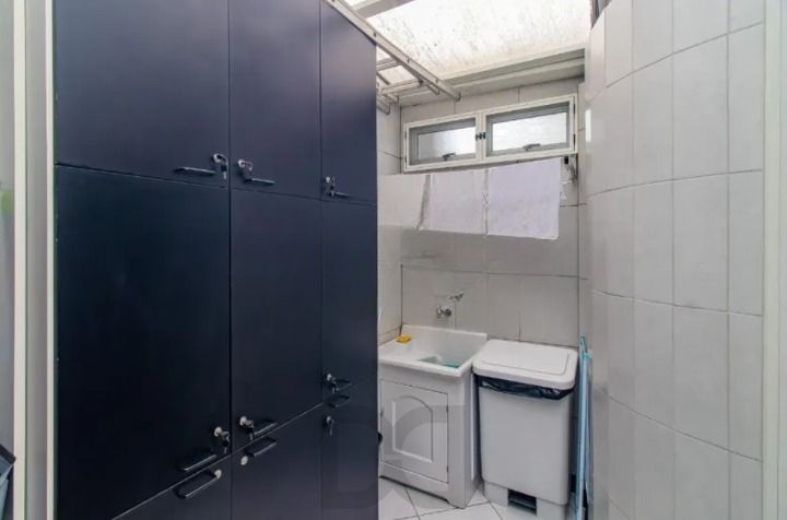 Excelente oportunidade para empresas e investidores! Prédio comercial moderno, amplo e muito bem localizado no bairro Menino Deus, oferecendo estrutura completa para diferentes tipos de negócios. — foto 12
