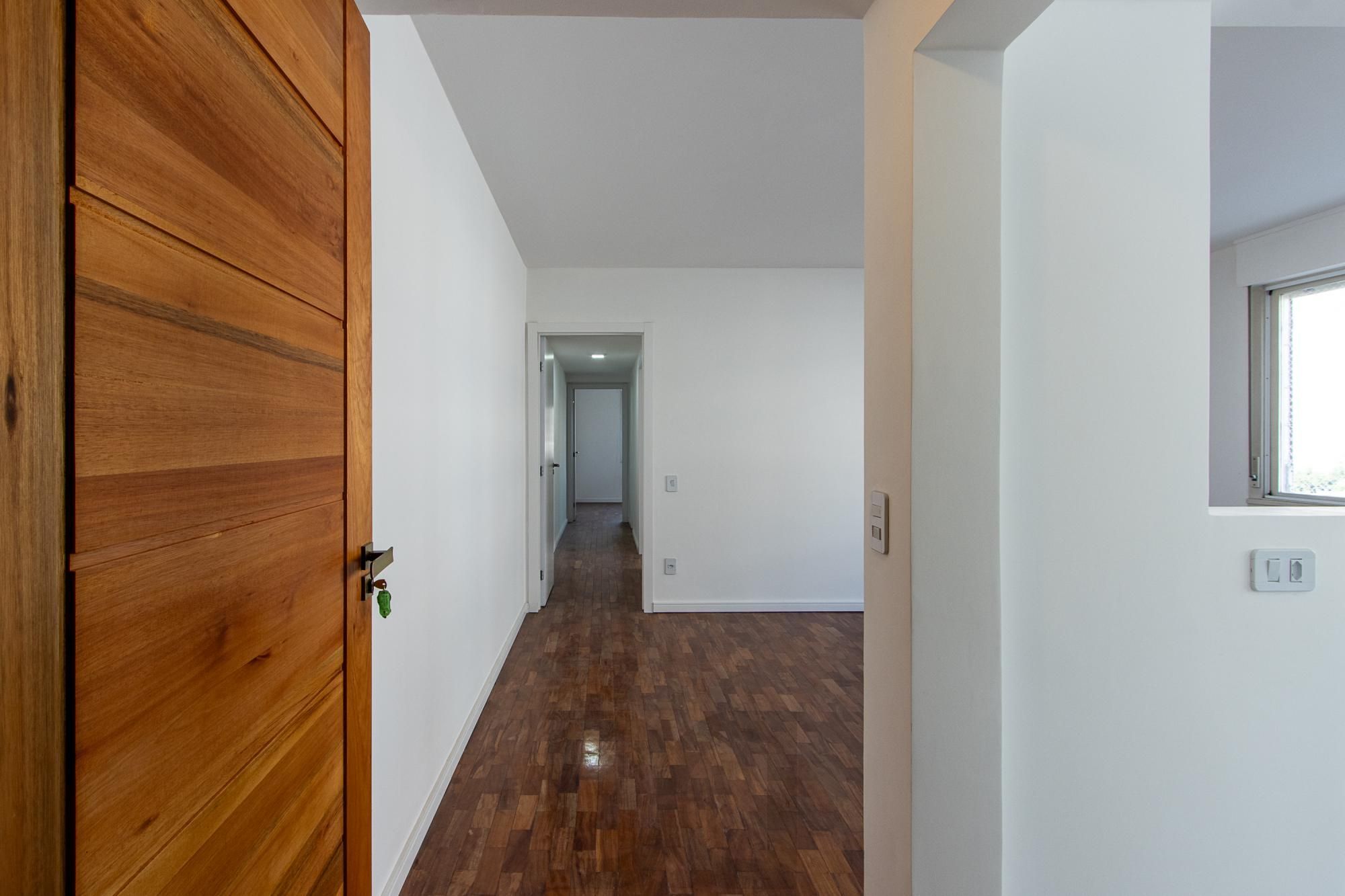 Apartamento no Menino Deus com 2 dormitórios e garagem — foto 1