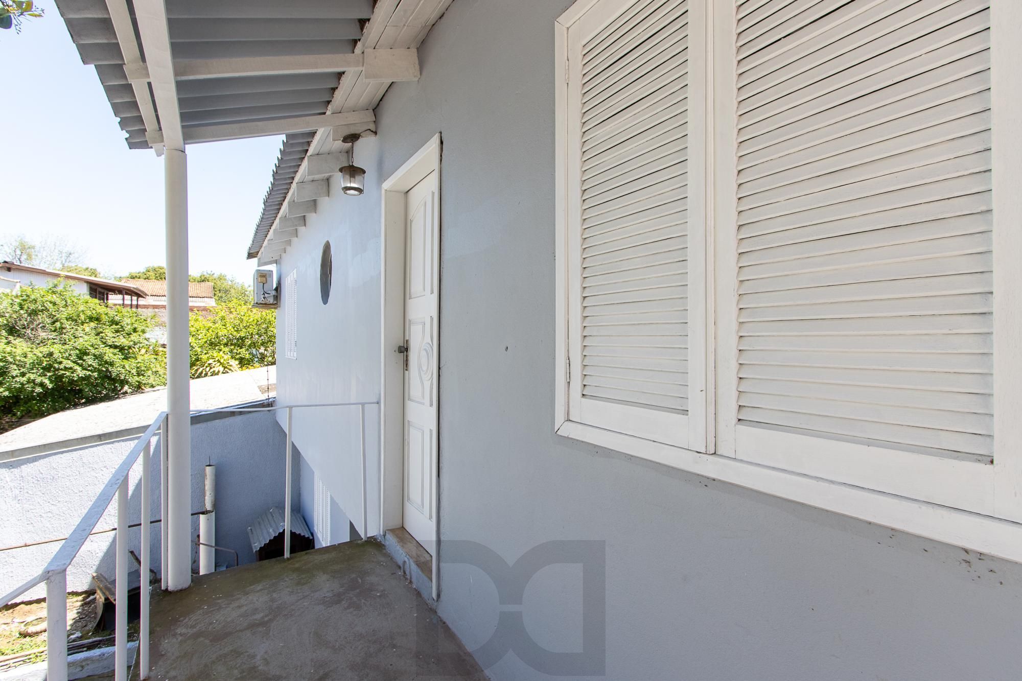 Casa de alvenaria, com 3 quartos, 1 suíte e 3 vagas de garagem. — foto 29