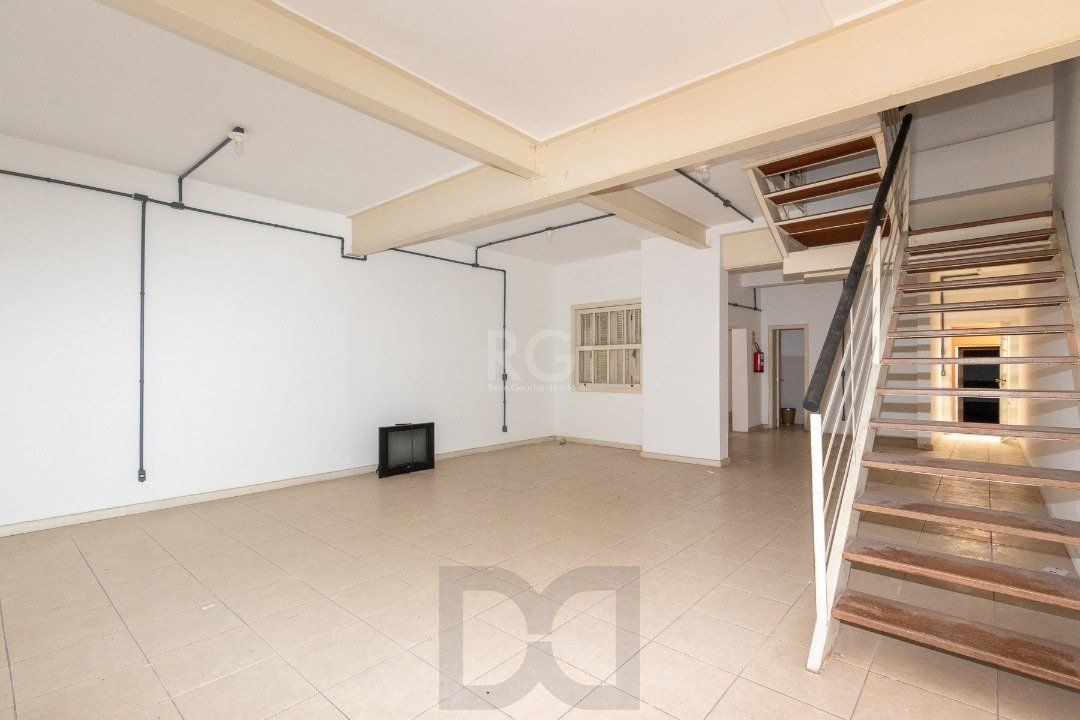 Casa para Venda - 232m², 3 dormitórios, 2 vagas - Navegantes — foto 2