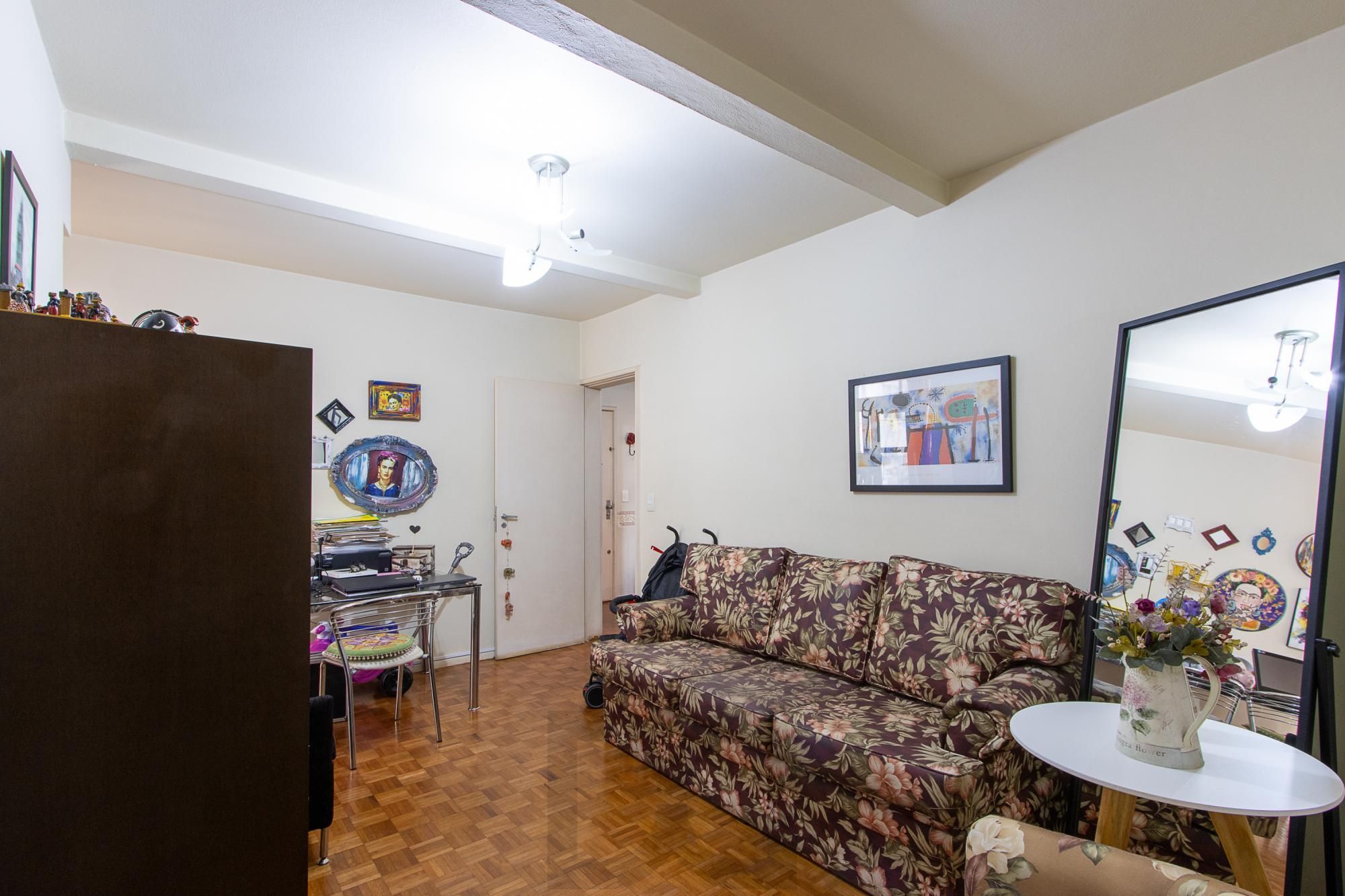 Apartamento 3 Dormitórios Ensolarado no Centro de Porto Alegre — foto 19